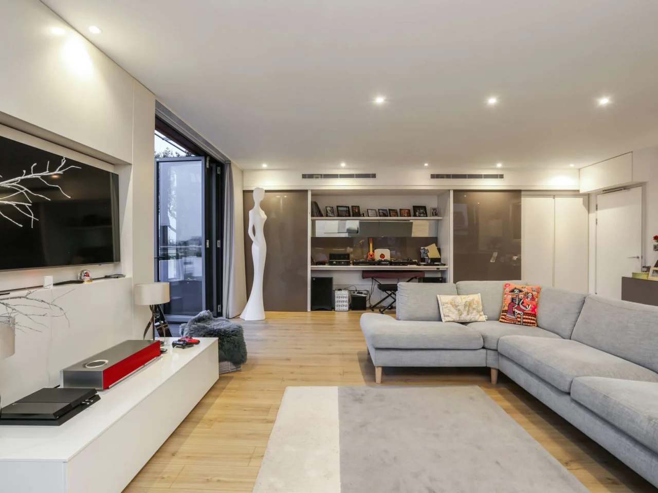 Completed apartment refurbishment at America Street, Southwark SE1